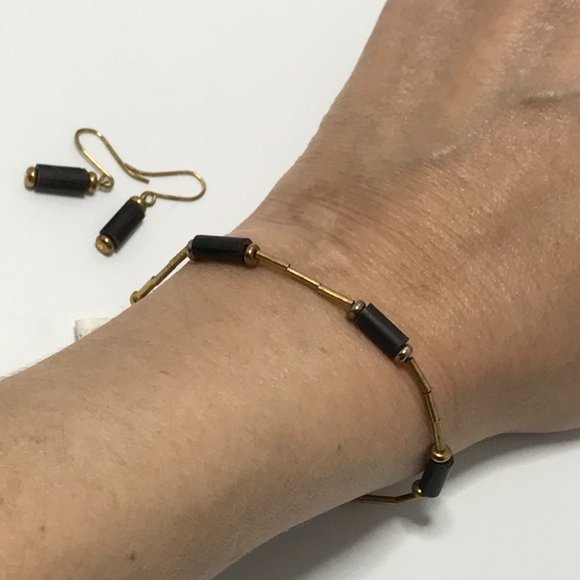 7 " Black and Gold Bracelet and Earring Set - Picture 4 of 4